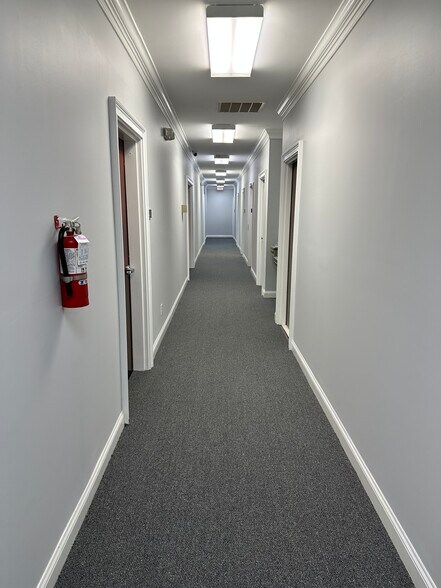 More Photos Of 5816 Creedmoor Rd, Raleigh Office For Lease