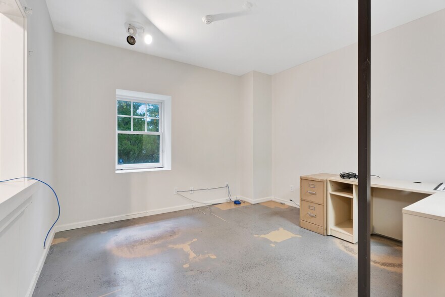 More Photos Of 2036 County Road 39, Southampton Office For Lease