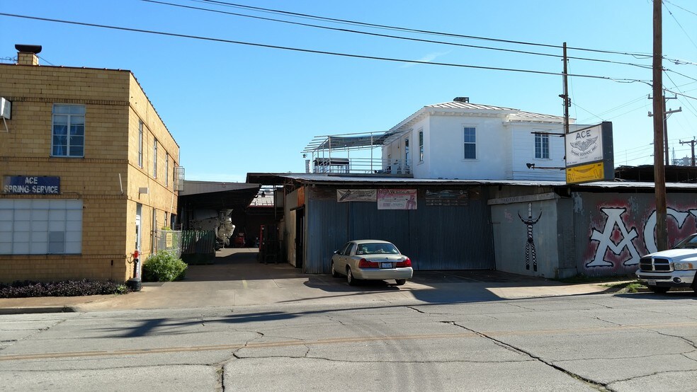 More Photos Of 901 N Alamo St, San Antonio Service For Sale