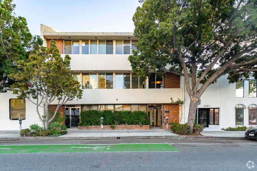 More Photos Of 1247 7th St, Santa Monica Medical For Lease
