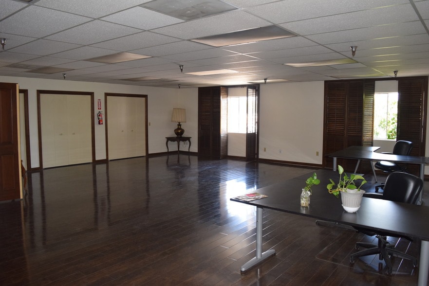 More Photos Of 7737-7741 Burnet Ave, Van Nuys Warehouse For Sale