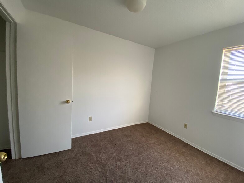 More Photos Of 500 S Leach Ave, Watonga Apartments For Sale