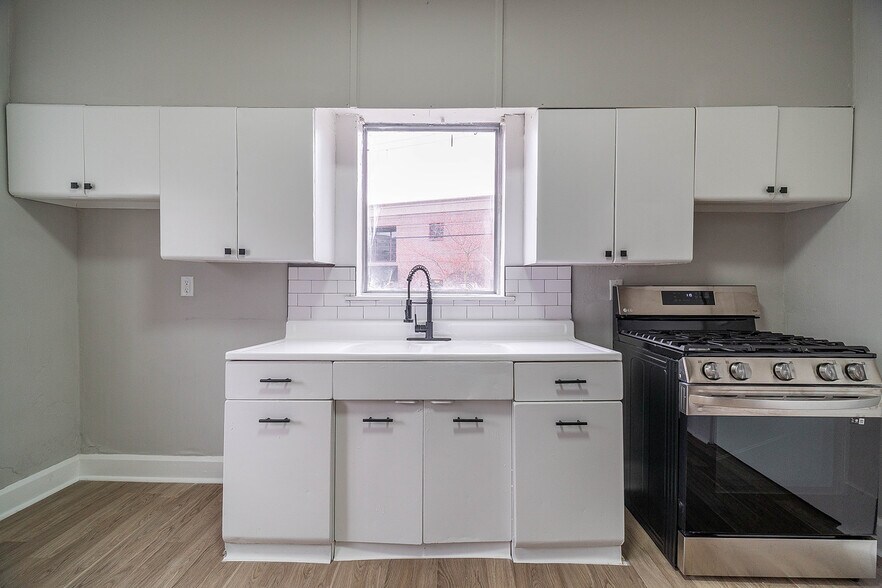 More Photos Of 16-20 W Park St, Westerville Apartments For Sale