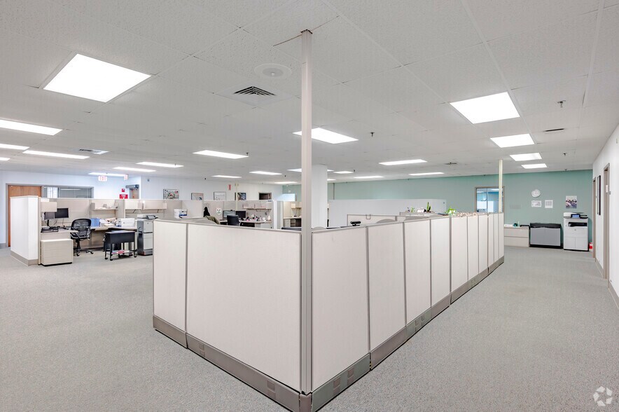 More Photos Of 14-20 Progress Dr, Shelton Office For Lease