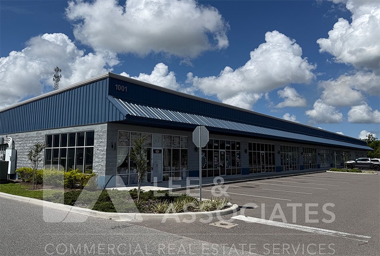 Primary Photo Of 1001 Exchange Pl, Saint Cloud Showroom For Lease