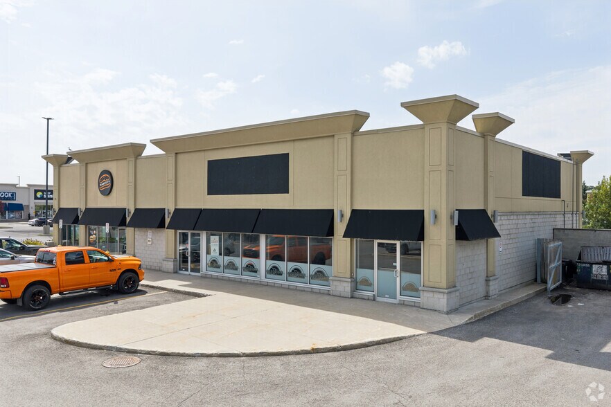 More Photos Of 5205 Boul Robert-Bourassa, Laval Unknown For Lease