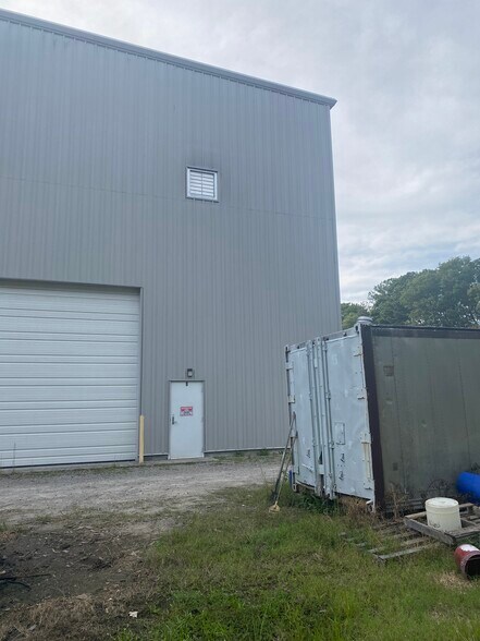 More Photos Of 1033 Cavalier Blvd, Chesapeake Manufacturing For Sale