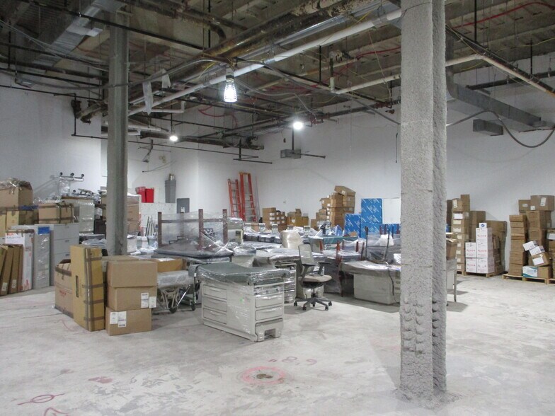 More Photos Of 41-61 Kissena Blvd, Flushing Office For Lease