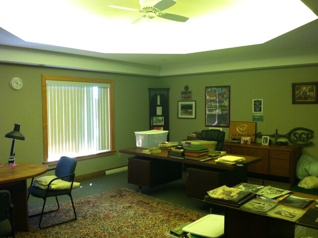 More Photos Of 177 Avenue C, Williston Flex For Lease