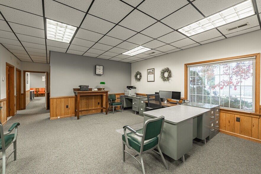 More Photos Of 664 Boulevard, Colonial Heights Office For Sale