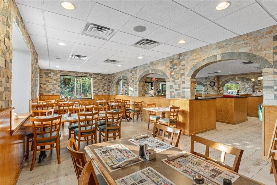More Photos Of 232 W Moorestown Rd, Wind Gap Restaurant For Sale
