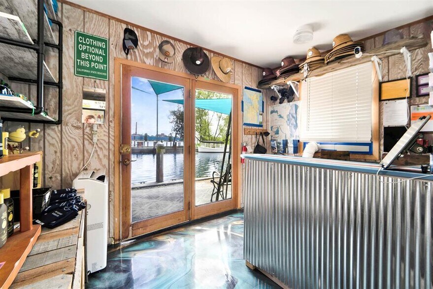 More Photos Of 1000 Bauman St, Oshkosh Marina For Sale