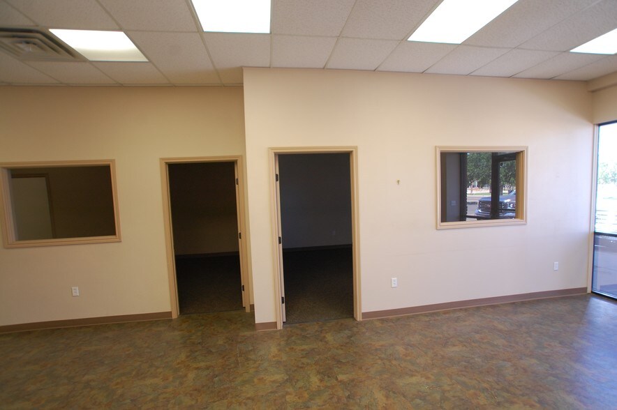 More Photos Of 6101 43rd St, Lubbock Storefront For Lease