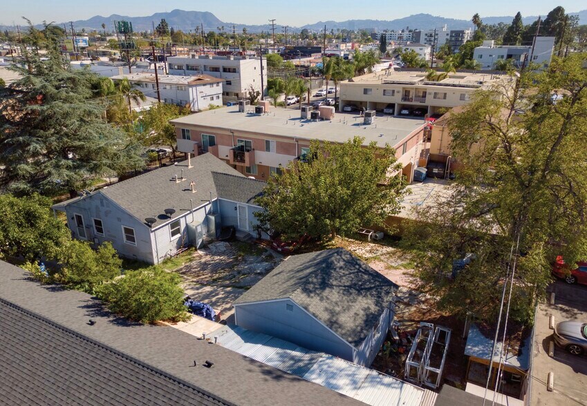 More Photos Of 6833 Simpson Ave, North Hollywood Land For Sale