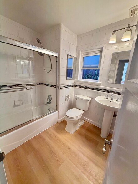 More Photos Of 653 Ramona Ave - Office/Live-Work, Laguna Beach Office For Lease