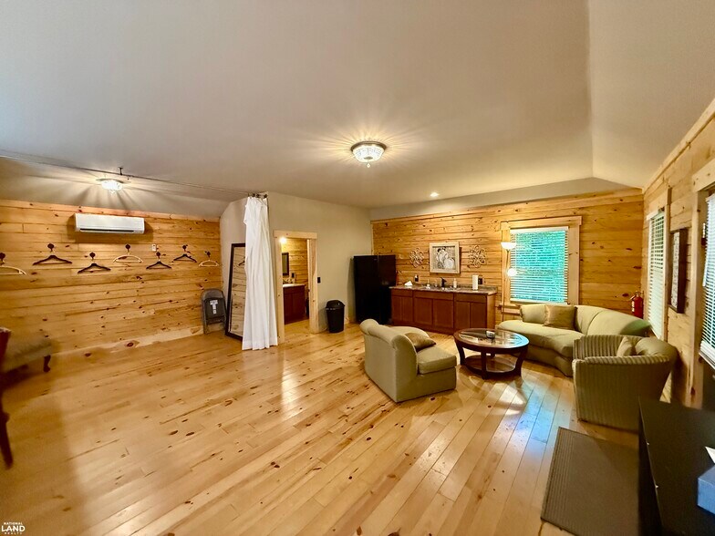 More Photos Of 701 Wingert Road rd, Greenwood Specialty For Sale
