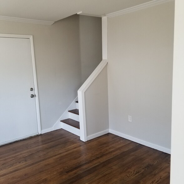 More Photos Of 380 W Outer Dr, Oak Ridge Apartments For Sale