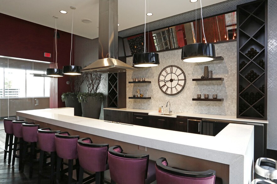 More Photos Of 180 Kellogg Blvd E, Saint Paul Apartments For Lease