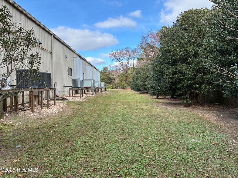 More Photos Of 8739 Caratoke Hwy, Harbinger General Retail For Sale