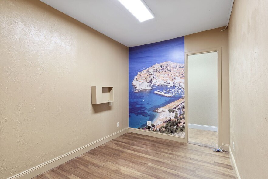 More Photos Of 2003 W Wall St, Midland Office For Sale