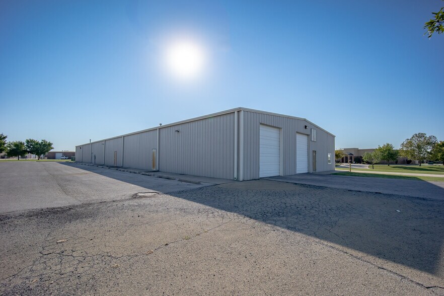 2701 Bart Conner Ct, Norman, OK 73072 Industrial For Lease