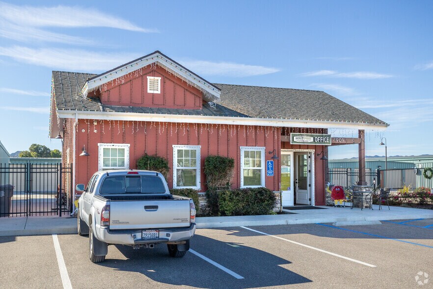 More Photos Of 901 Buckley Rd, San Luis Obispo Self Storage For Lease