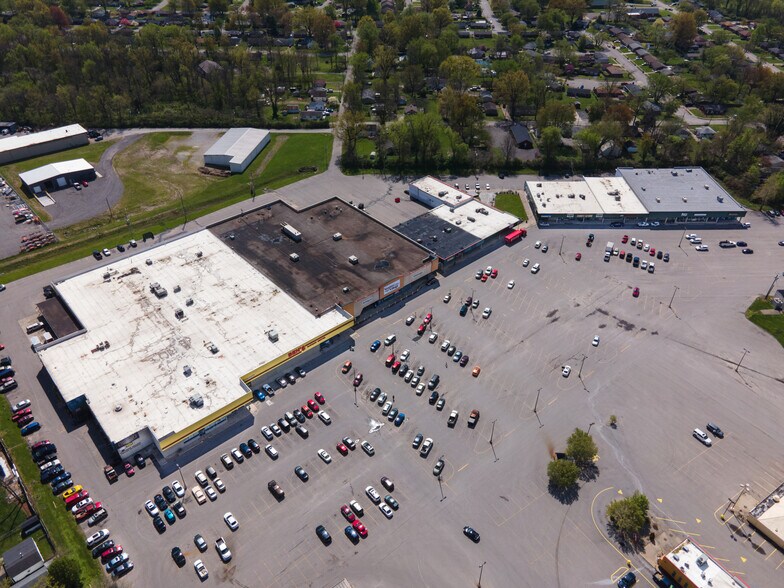 More Photos Of 1710 E 10th St, Jeffersonville Storefront For Sale