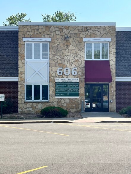 More Photos Of 606 Roosevelt Rd, Saint Cloud Office For Lease