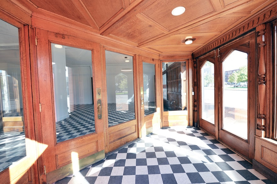 More Photos Of 415 DeBaliviere Ave, Saint Louis Apartments For Lease