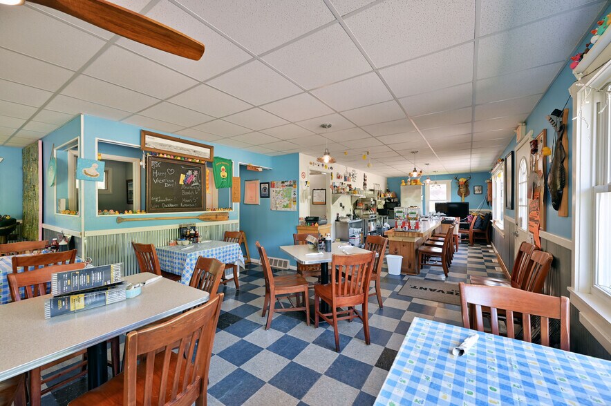 More Photos Of 10193 W State Road 77, Hayward Restaurant For Sale