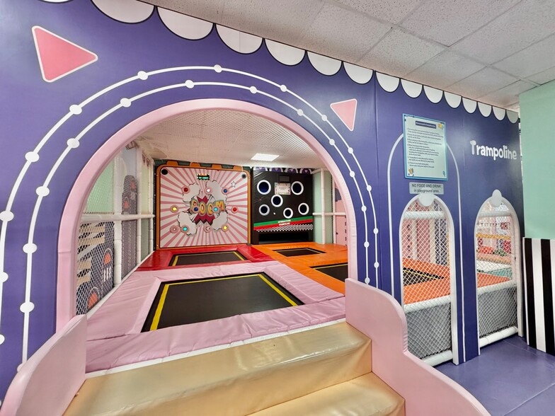 More Photos Of 1267 Forest Ave, Staten Island Storefront Retail Office For Lease