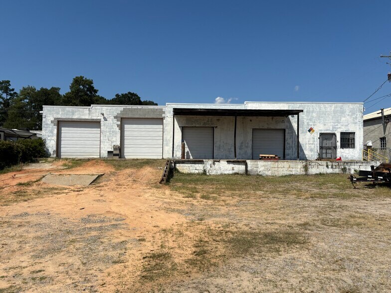 More Photos Of 913-915 Poplar St, Cayce Warehouse For Lease