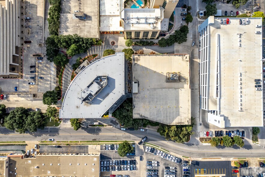 More Photos Of 613 NW Loop 410, San Antonio Office For Lease