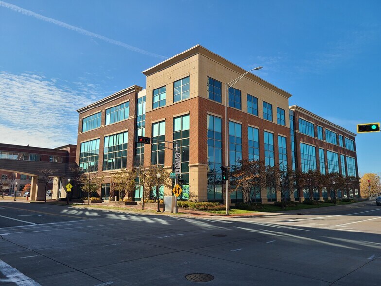 More Photos Of 11 Scott St, Wausau Office For Lease