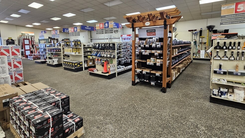 More Photos Of 642 Commerce Ave, Longview Lumberyard For Sale