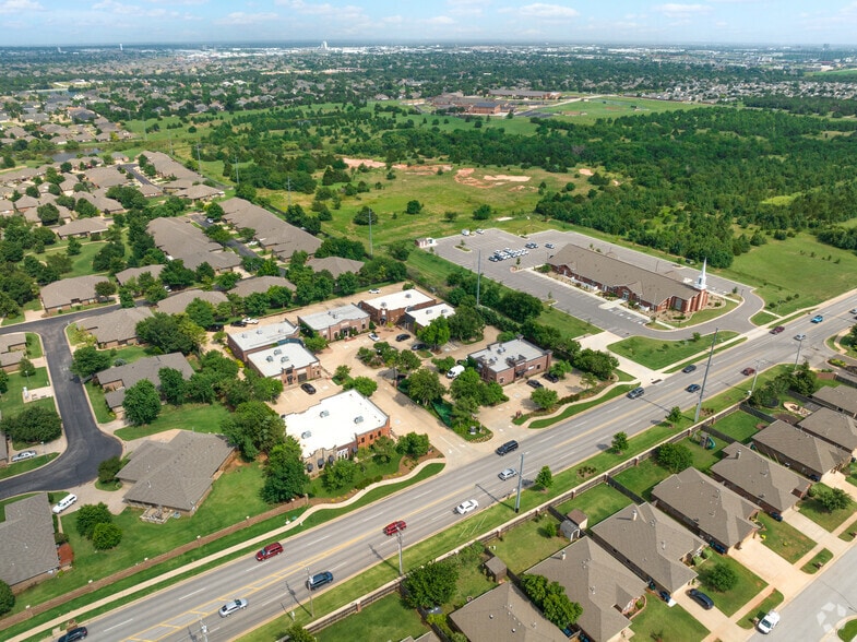 More Photos Of 15712 N Pennsylvania Ave, Edmond Unknown For Lease