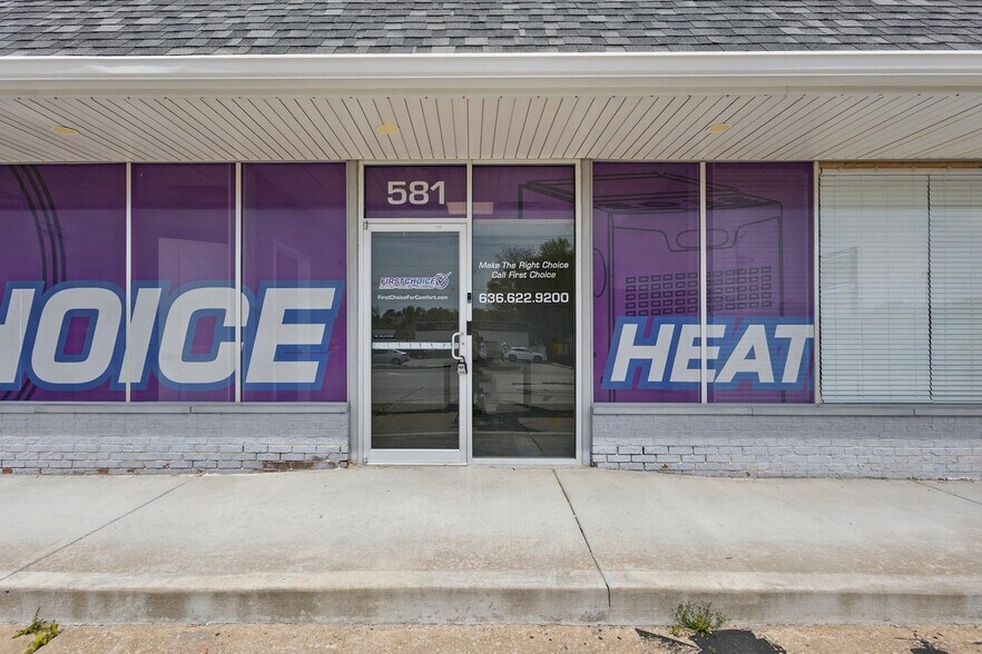 More Photos Of 581 E Cherry St, Troy Freestanding For Sale