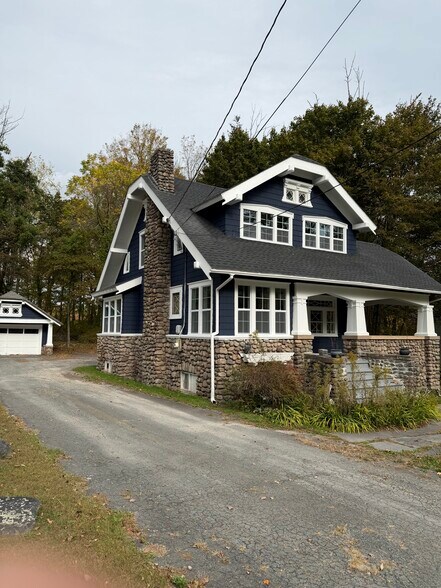 More Photos Of 80 Jefferson St, Monticello Office Residential For Sale