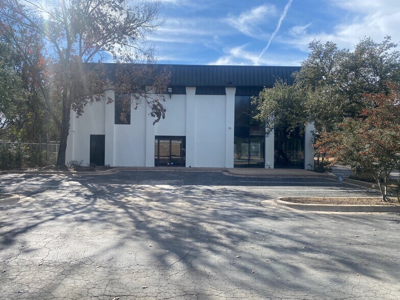 More Photos Of 11855 Research Blvd, Austin General Retail For Sale