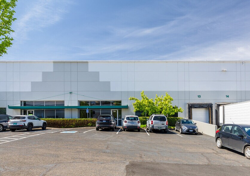 Primary Photo Of 13023 SE Jennifer St, Clackamas Warehouse For Lease