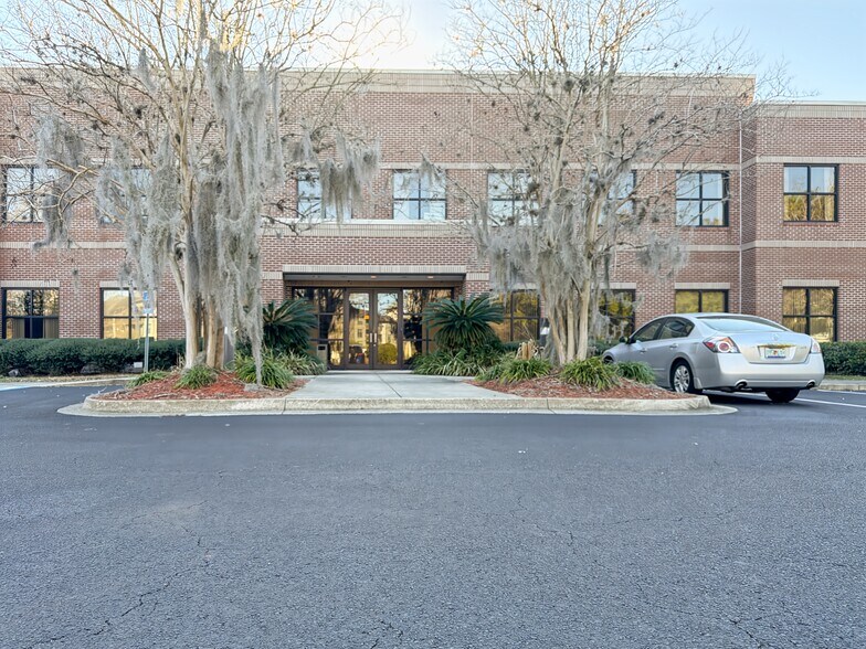 More Photos Of 4720 Salisbury Rd, Jacksonville Coworking Space