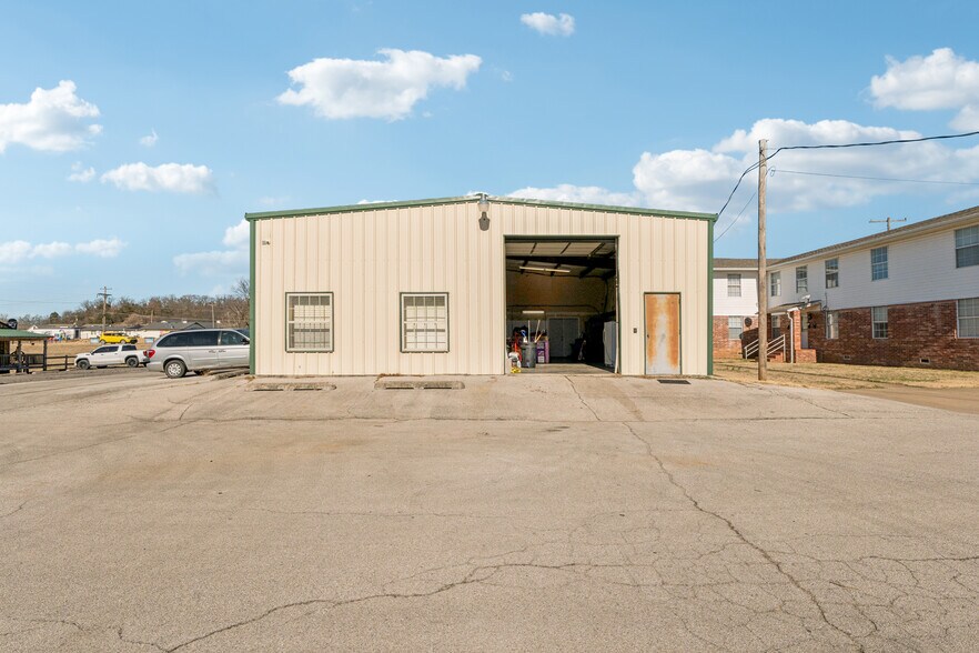 More Photos Of 862 W Taft Ave, Sapulpa Freestanding For Sale