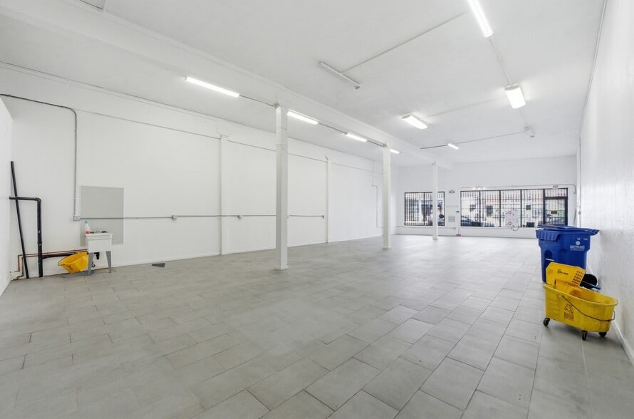 More Photos Of 7101-7105 International Blvd, Oakland Storefront For Lease