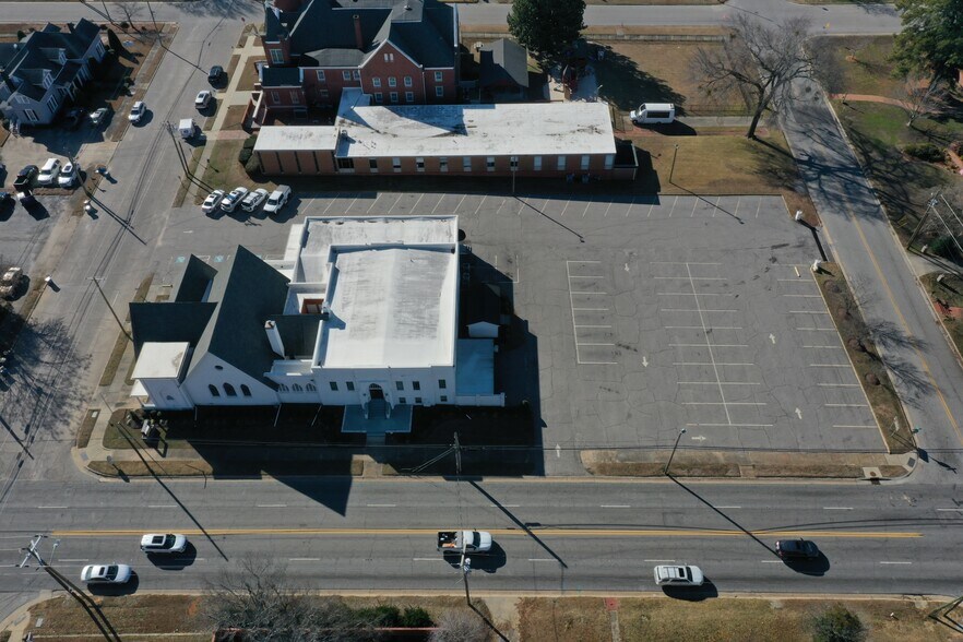 More Photos Of 401 W Cumberland St, Dunn Funeral Home For Sale