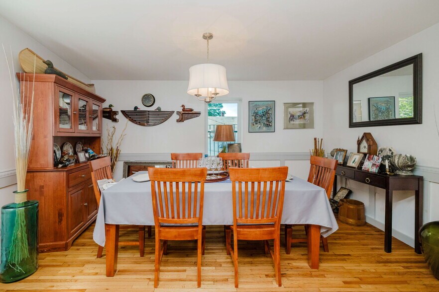 More Photos Of 1019 Main Rd, Tiverton Storefront For Sale