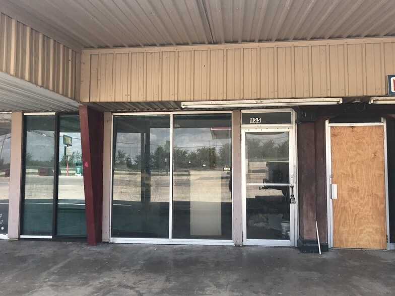 More Photos Of 1100 Main St, East Bernard Storefront For Lease