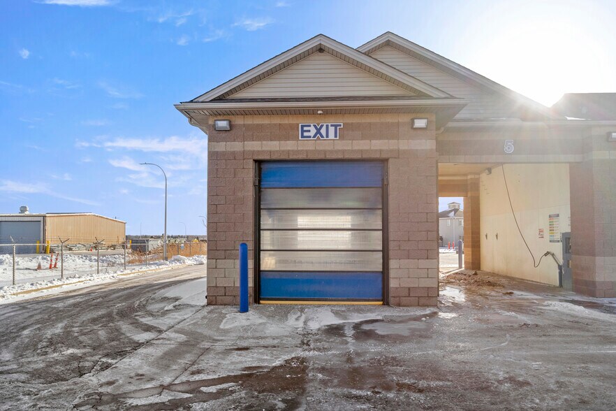 More Photos Of 8858 N Telegraph Rd, Newport Carwash For Sale