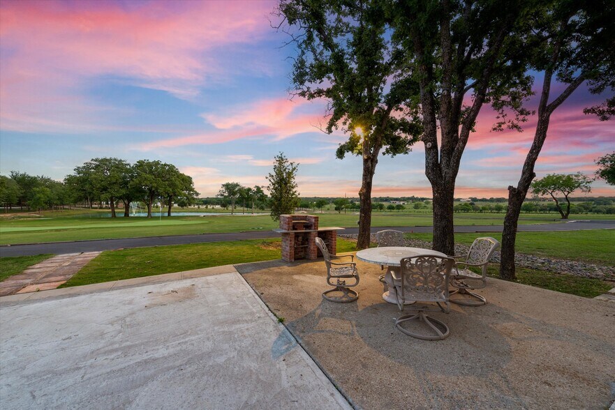 More Photos Of 1000 County Road 904, Joshua Golf Course Driving Range For Sale