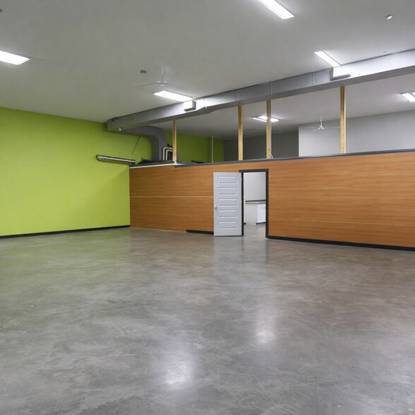 More Photos Of 935 Boyson Ct NE, Hiawatha Light Manufacturing For Lease