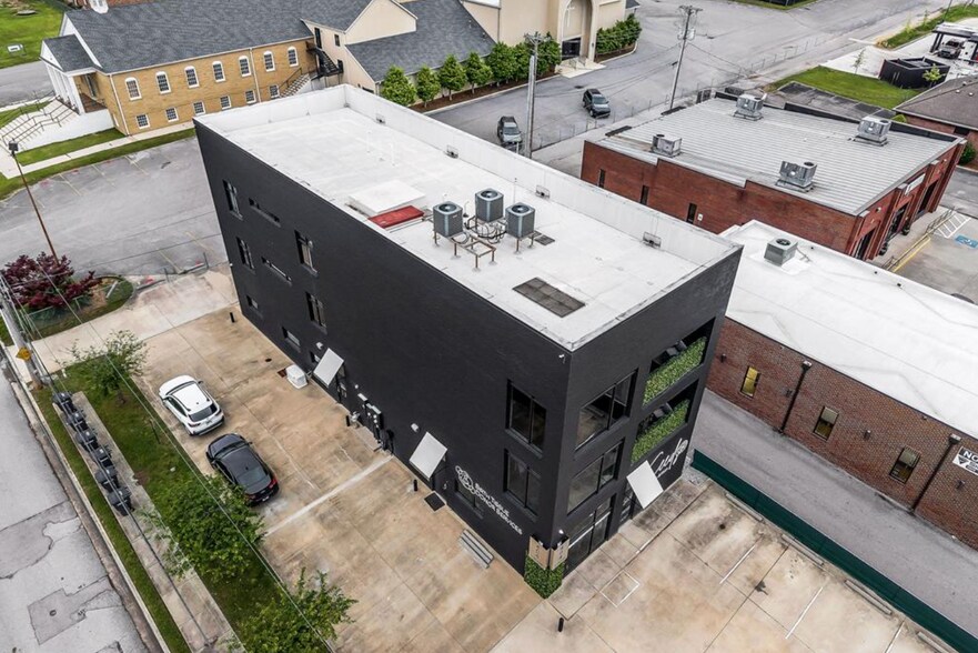 More Photos Of 404 N Willow Ave, Cookeville Office For Sale